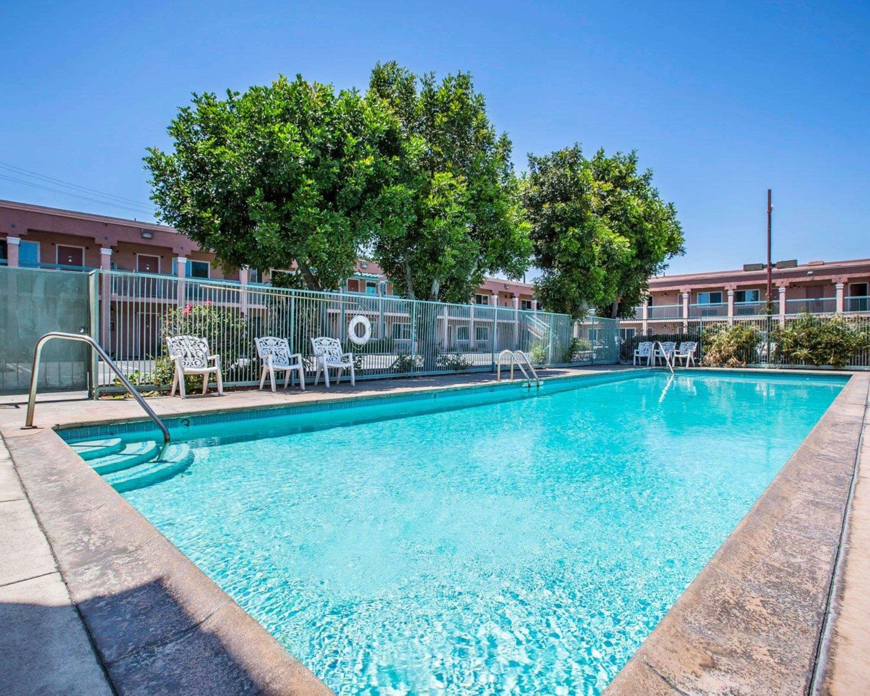 Rodeway Inn South Gate - Los Angeles South Exteriör bild